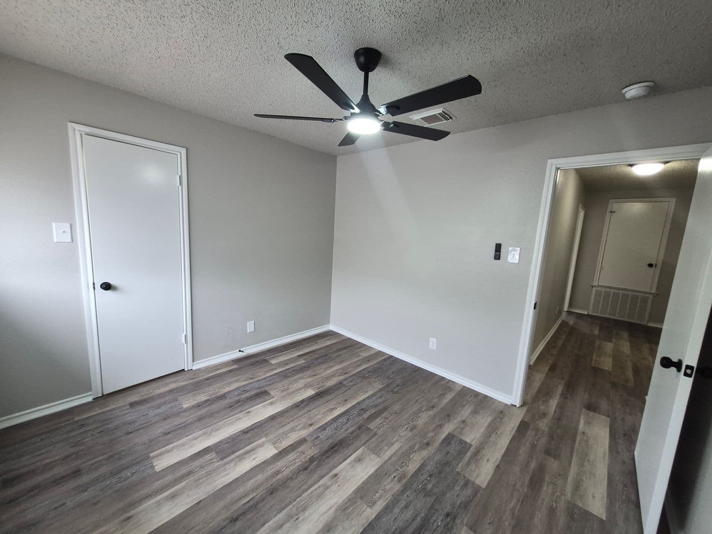 CONVERSE House: 8043 CHESTNUT MANOR DR.