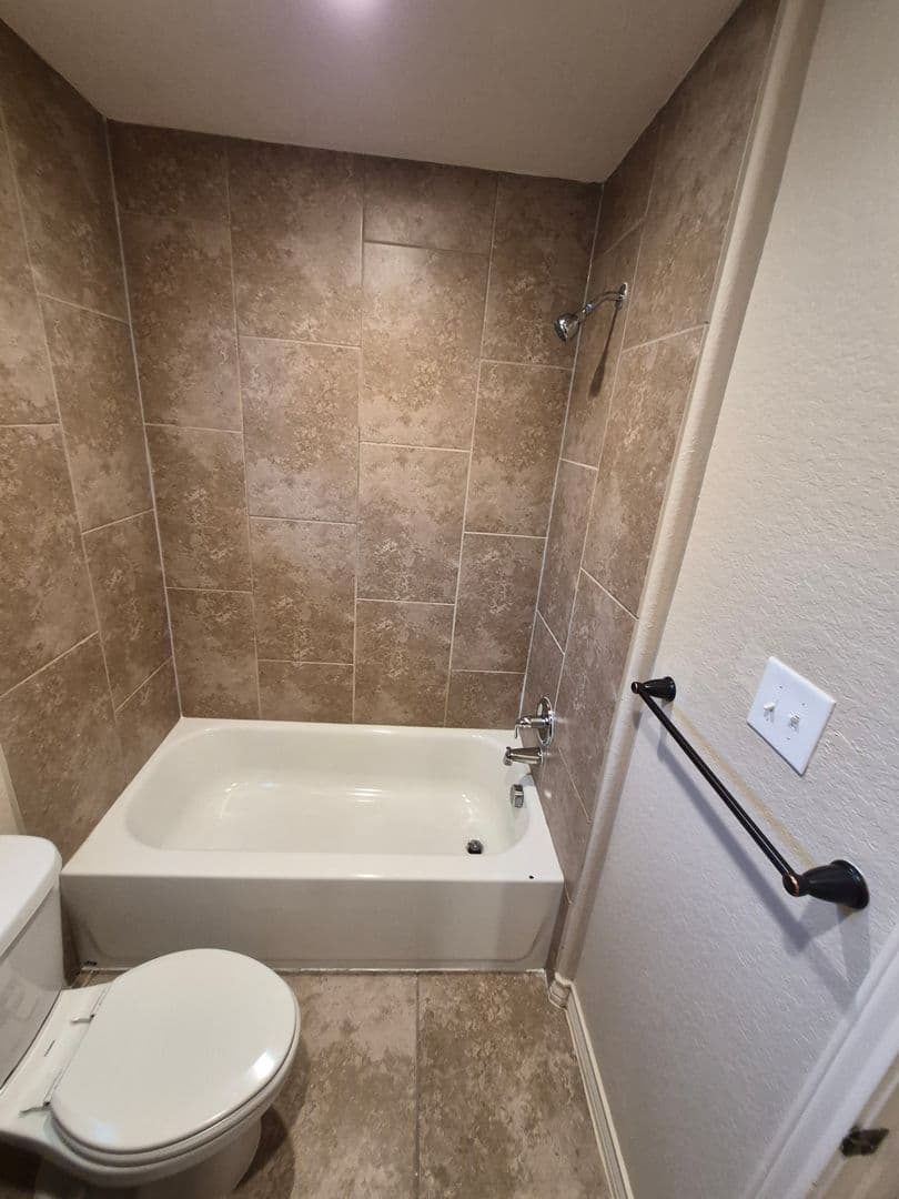 SAN ANTONIO House: 6306 LUGLIO LANE #201