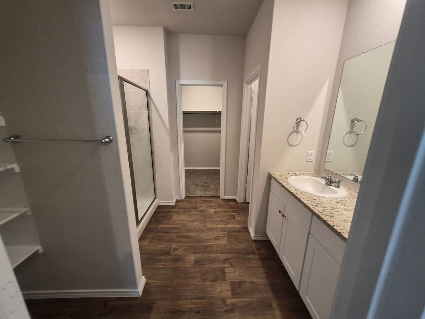 FLORESVILLE House: 465 MIDDLE GREEN LOOP