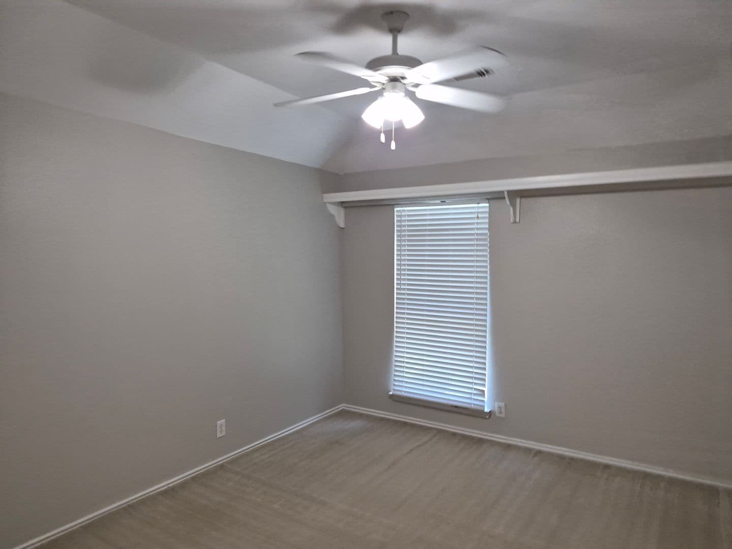 SCHERTZ House: 712 MOSS WOOD
