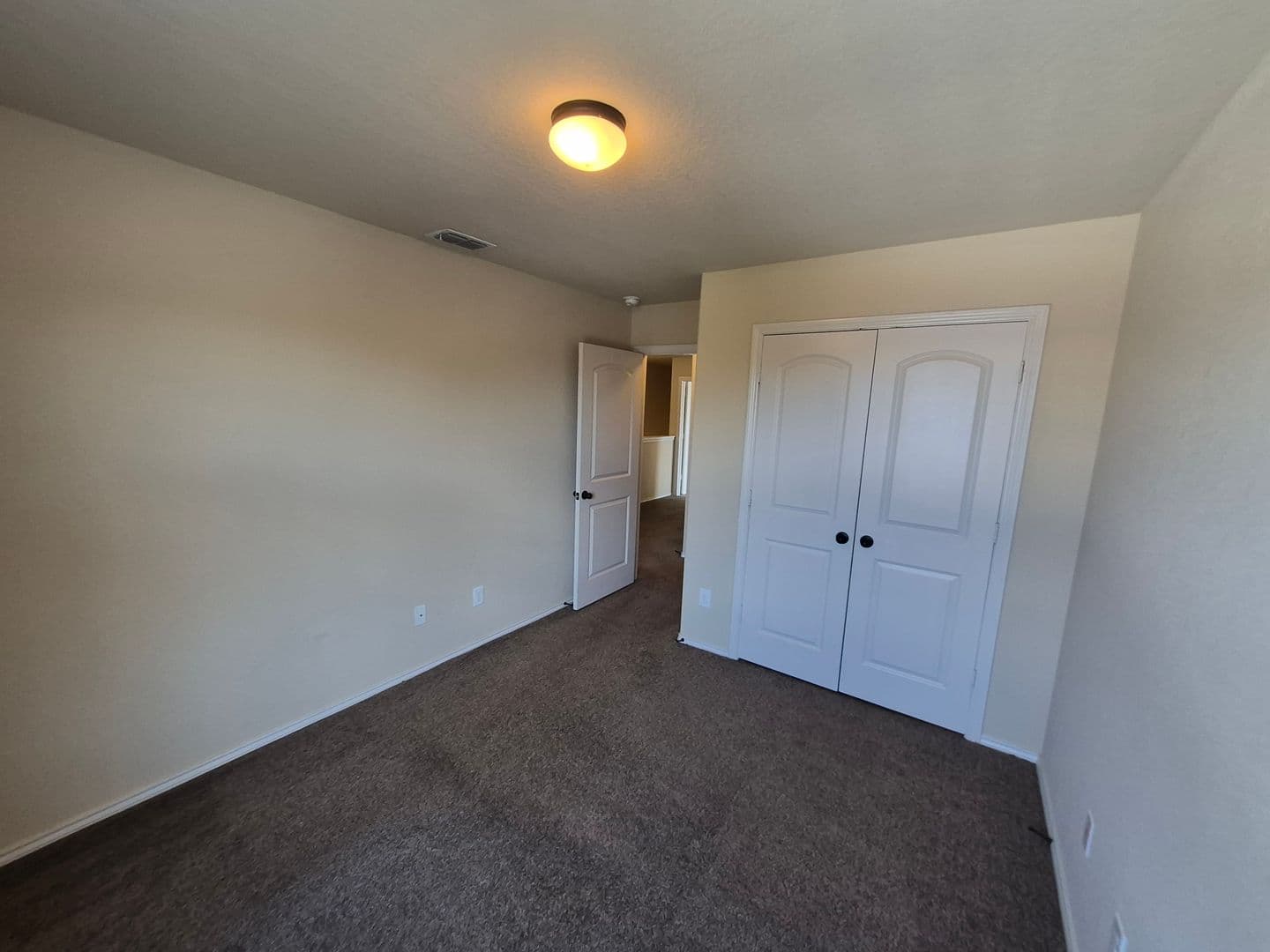NEW BRAUNFELS House: 522 CREEKSIDE CIRCLE