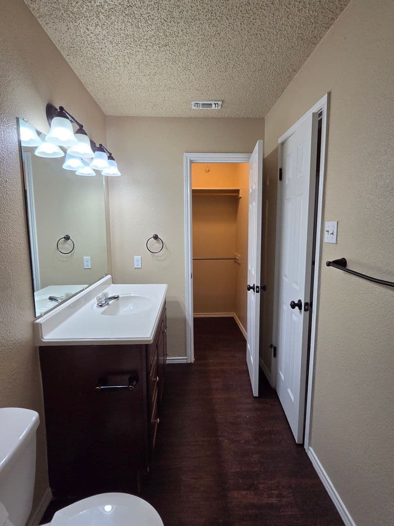 SAN ANTONIO House: 7123 FALLEN TRAIL