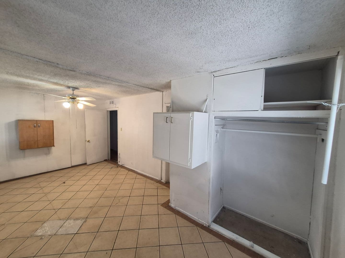 SAN ANTONIO House: 807 WEIZMANN ST.