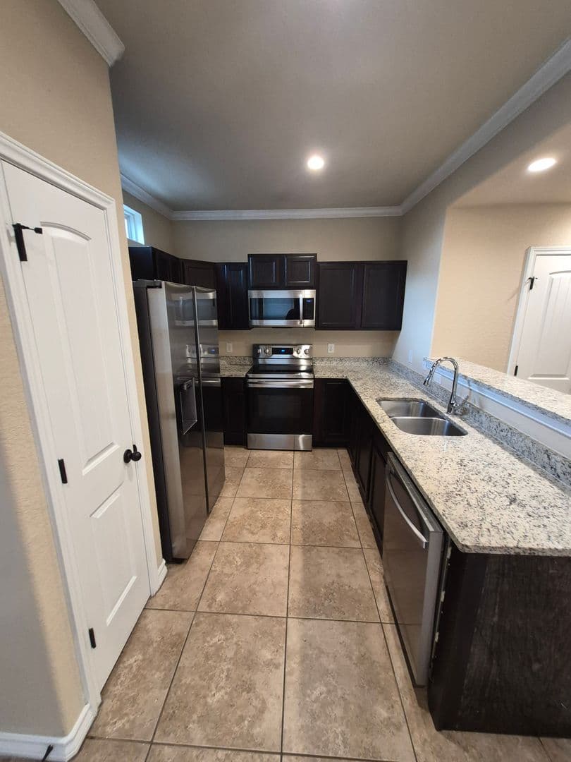 SAN ANTONIO House: 13915 ANNA'S WAY #101