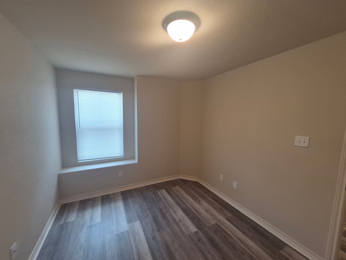 SAN ANTONIO House: 6858 LAKEVIEW DR #101