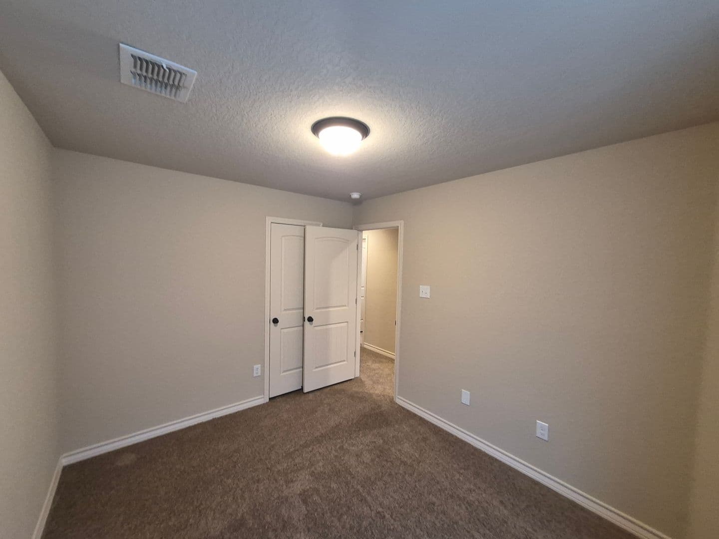 SAN ANTONIO House: 6866 LAKEVIEW DR #102