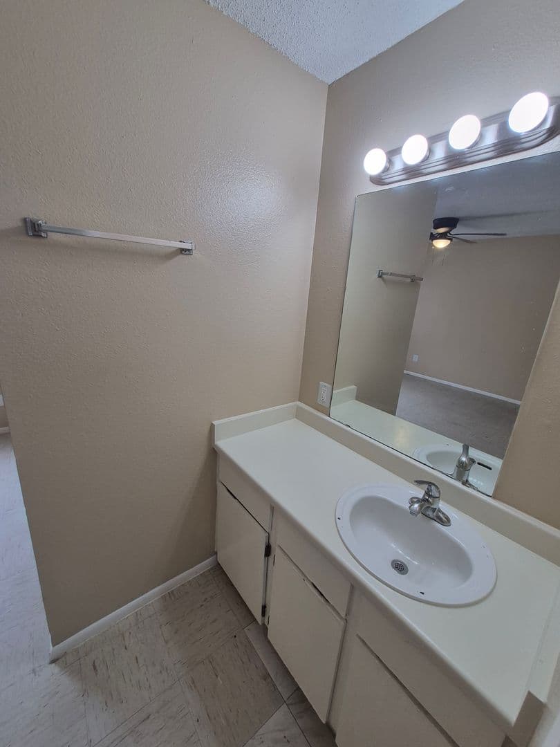 SAN ANTONIO House: 300 MOURSUND BLVD #7