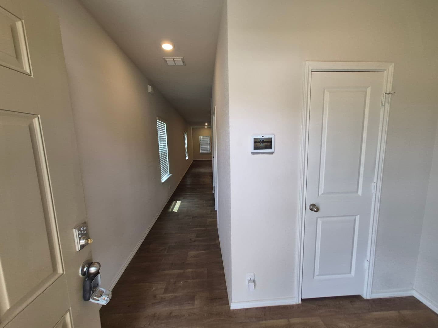 FLORESVILLE House: 465 MIDDLE GREEN LOOP