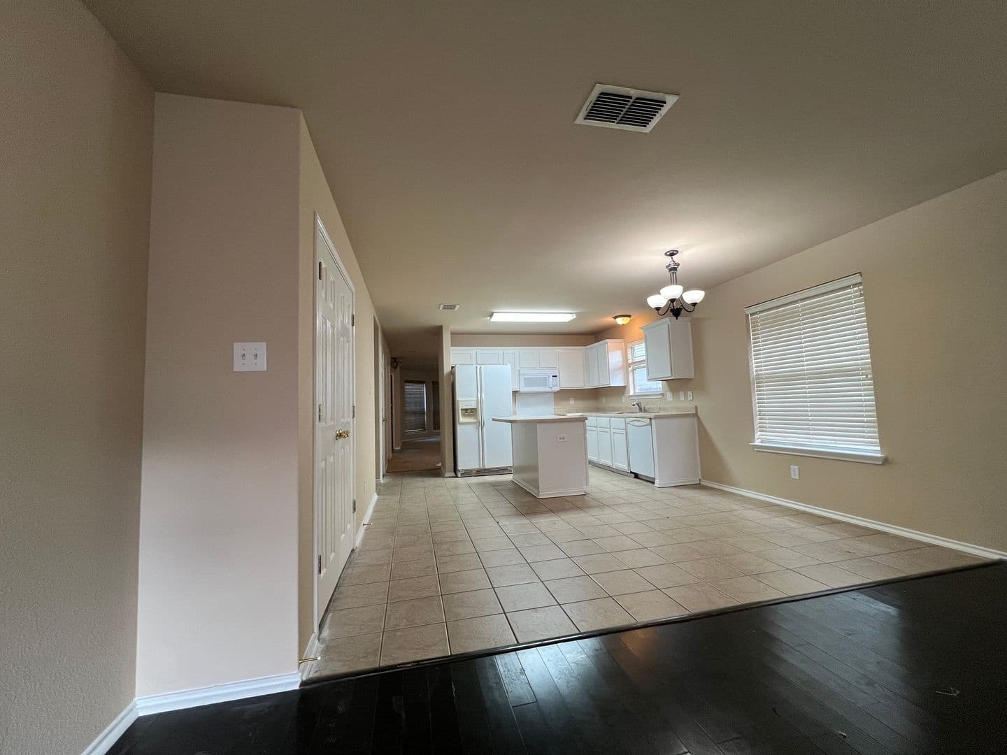 UNIVERSAL CITY House: 8952 SCARLET CREEK
