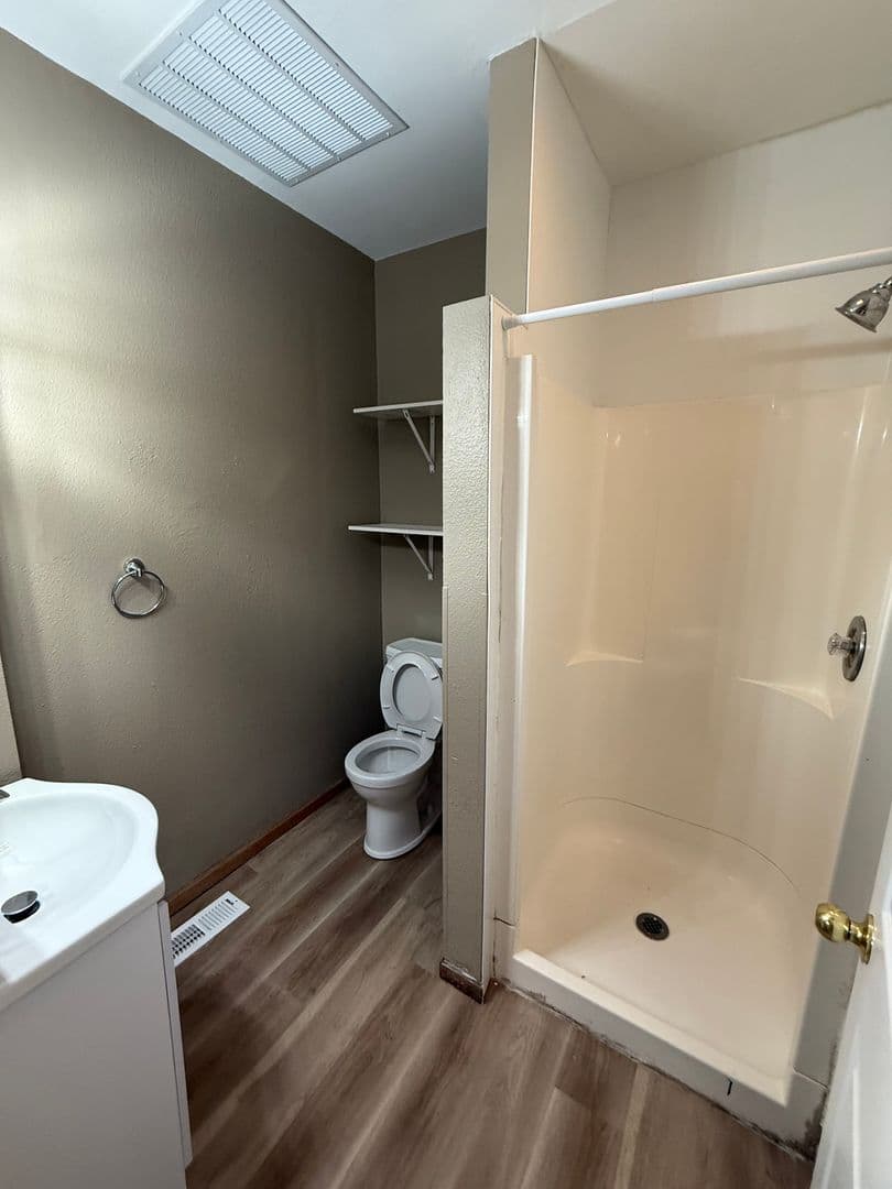 Mankato Apartment: 117 Cherry St