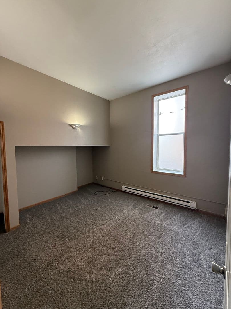 Mankato Apartment: 117 Cherry St