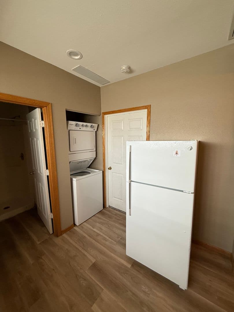 Mankato Apartment: 117 Cherry St