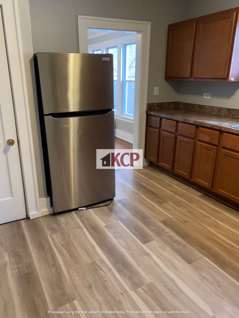 Waukegan Apartment: 442 Hickory