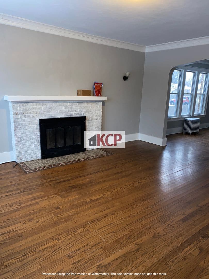 Waukegan Apartment: 442 Hickory