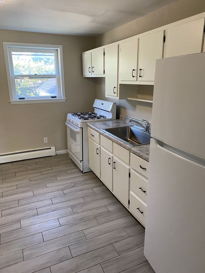 Zion Apartment: 1508 21st St