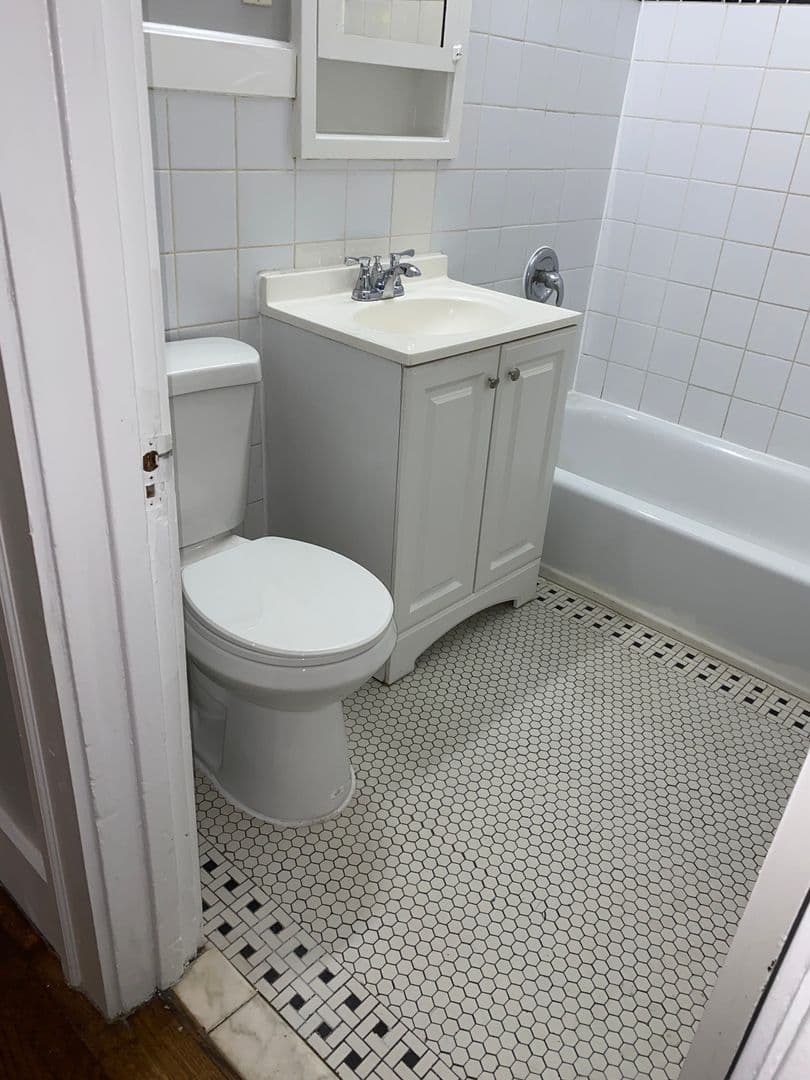 Waukegan Apartment: 442 Hickory