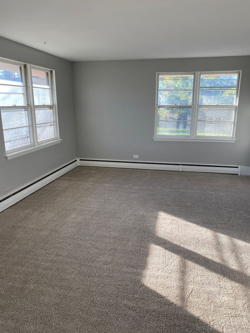 Waukegan Apartment: 821 W. Greenwood