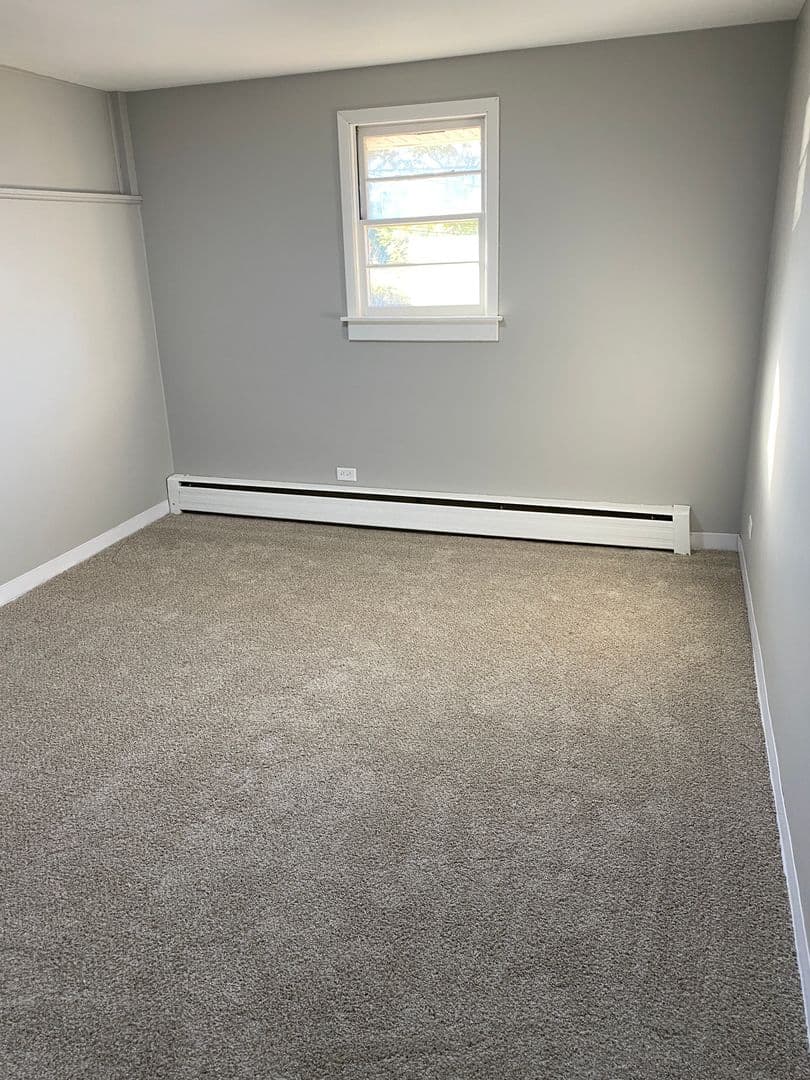 Waukegan Apartment: 821 W. Greenwood