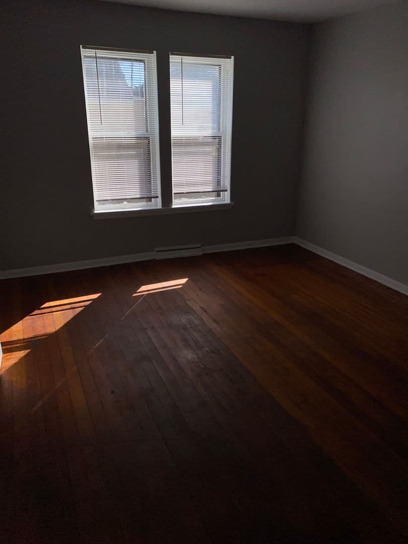 Zion Apartment: 2900 & 2902 Elim