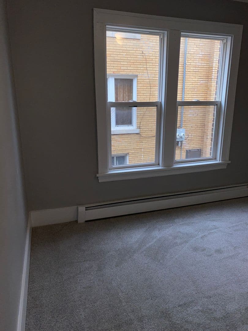 Waukegan Apartment: 442 Hickory