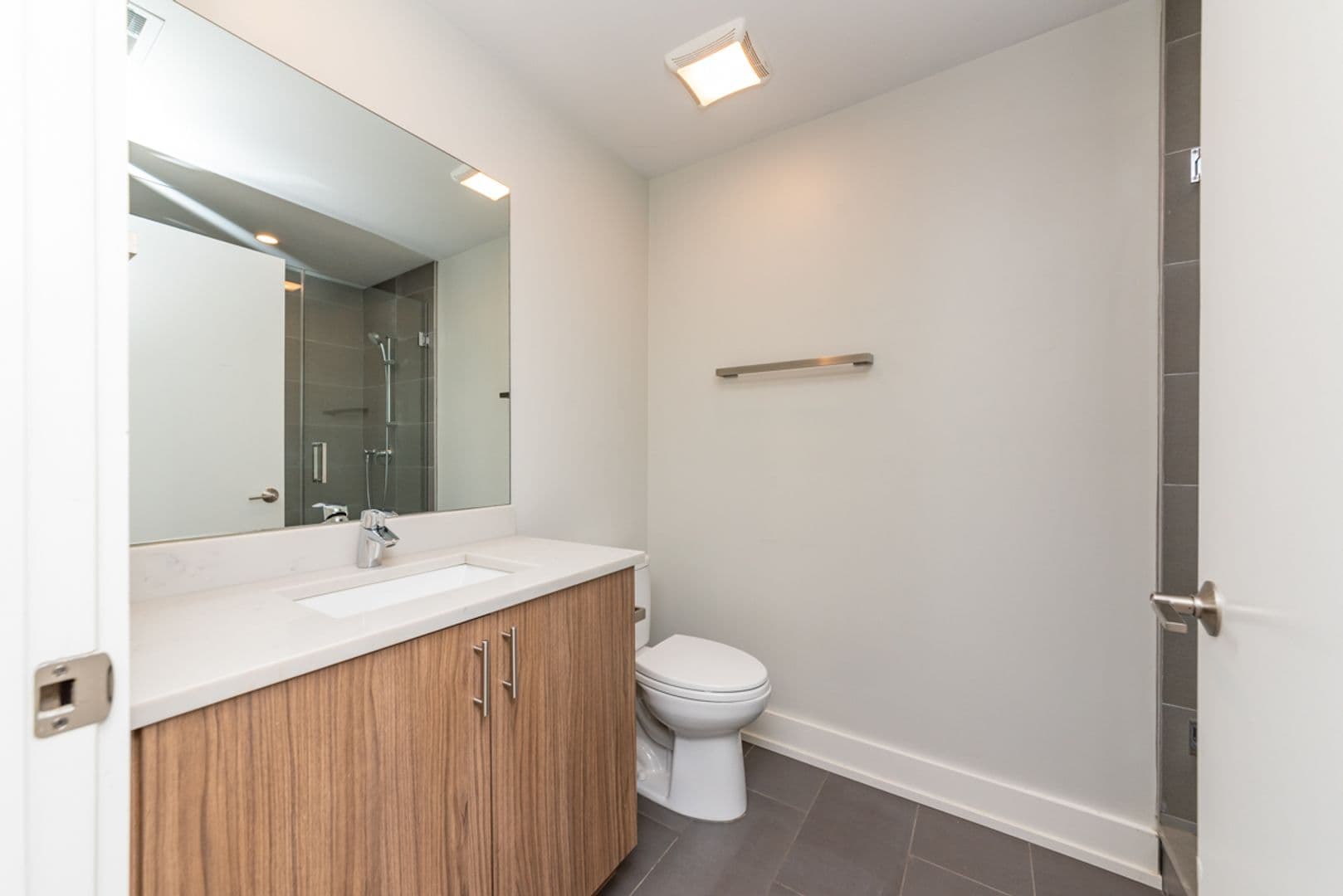 Chicago Apartment: 2109-11 S Halsted St.
