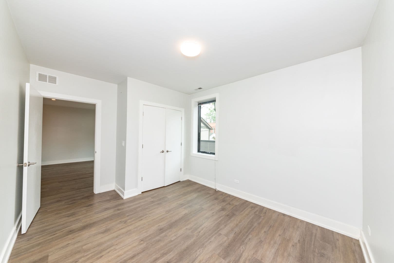 Chicago Apartment: 2109-11 S Halsted St.