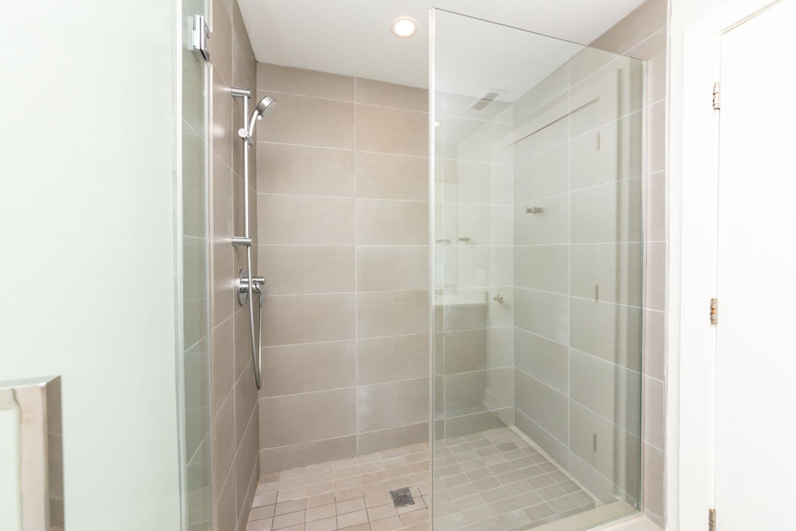 Chicago Apartment: 2109-11 S Halsted St.