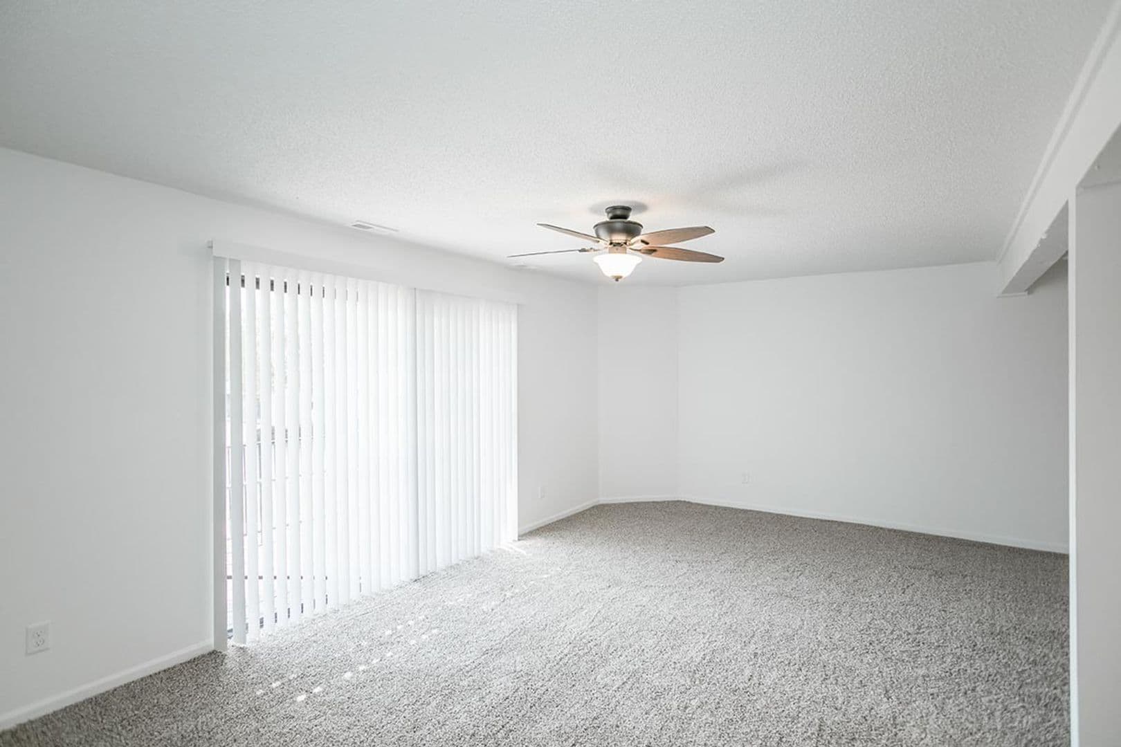 Lawrence Apartment: 2310 W 26th St