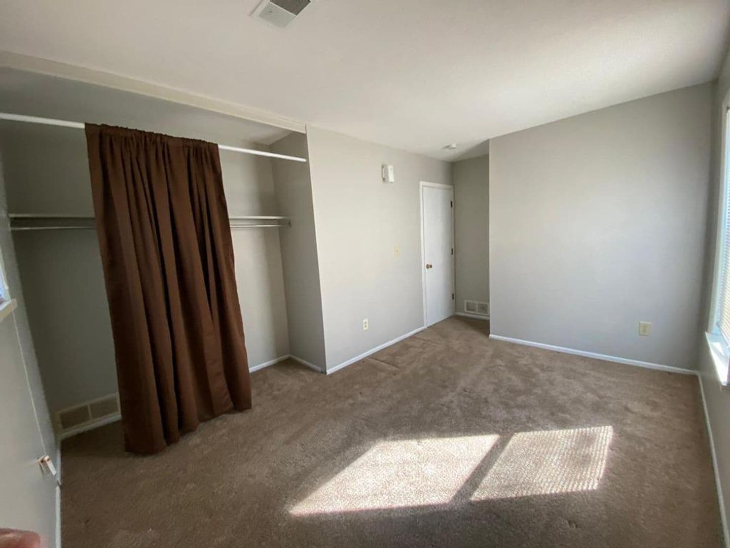 Independence Apartment: 1043 Arrowhead Ridge