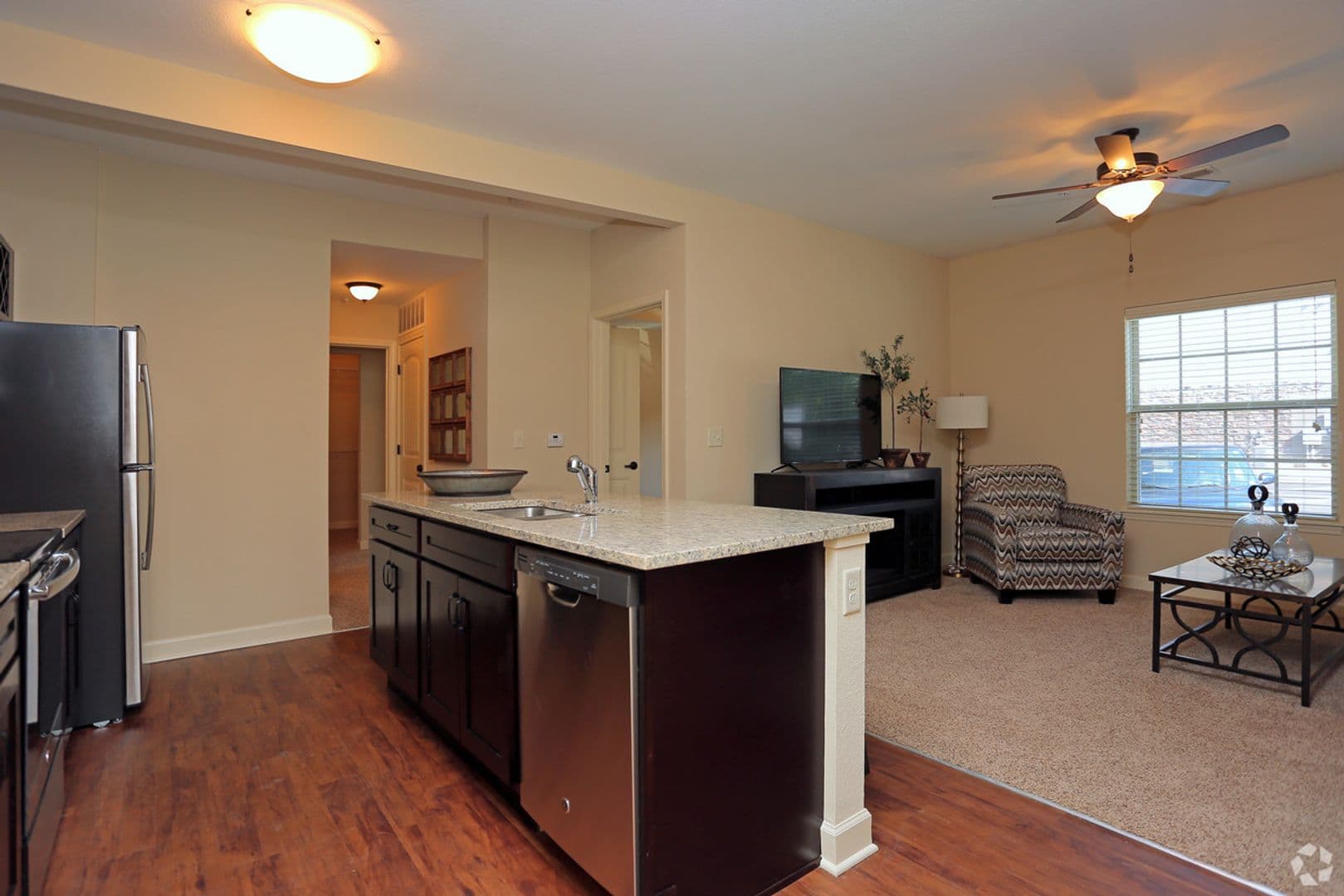 Ferrelview Apartment: 407 N Garrison Ave, Apt 108