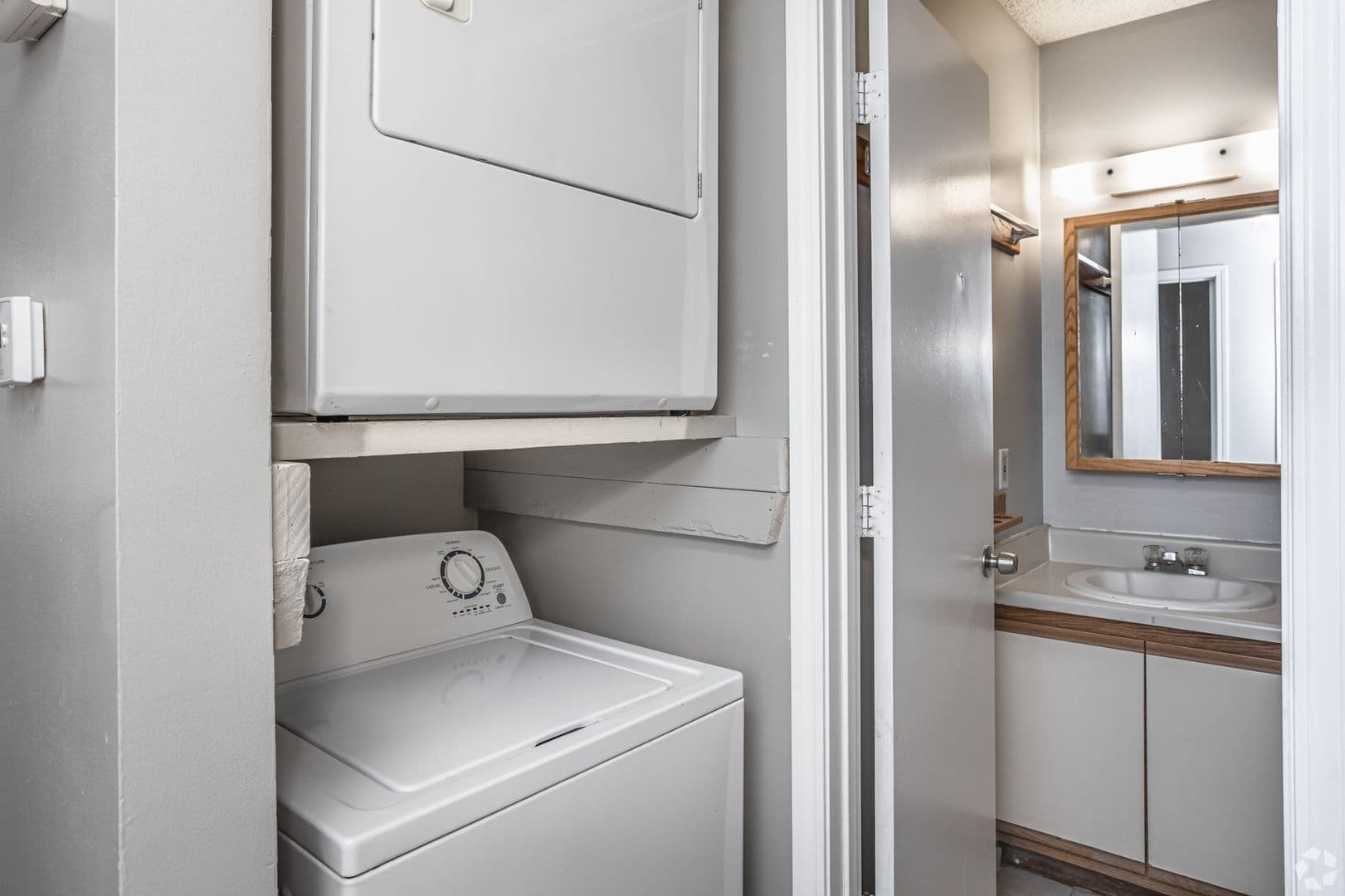 Lawrence Apartment: 2310 W 26th St