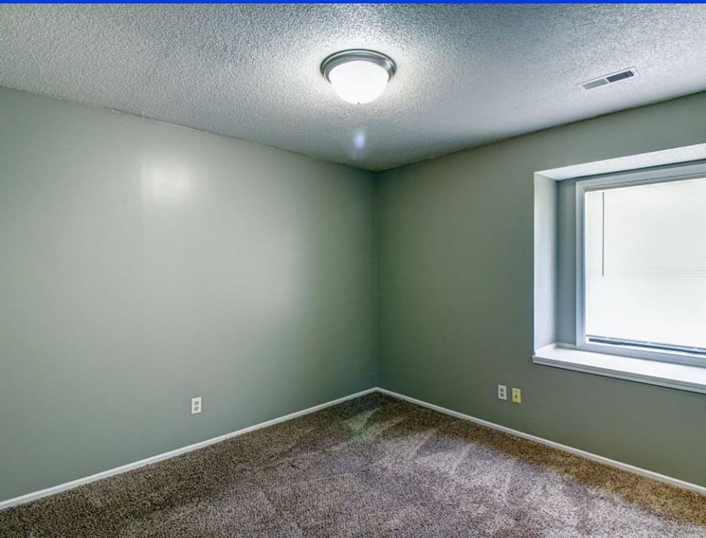 Lawrence Apartment: 2310 W 26th St