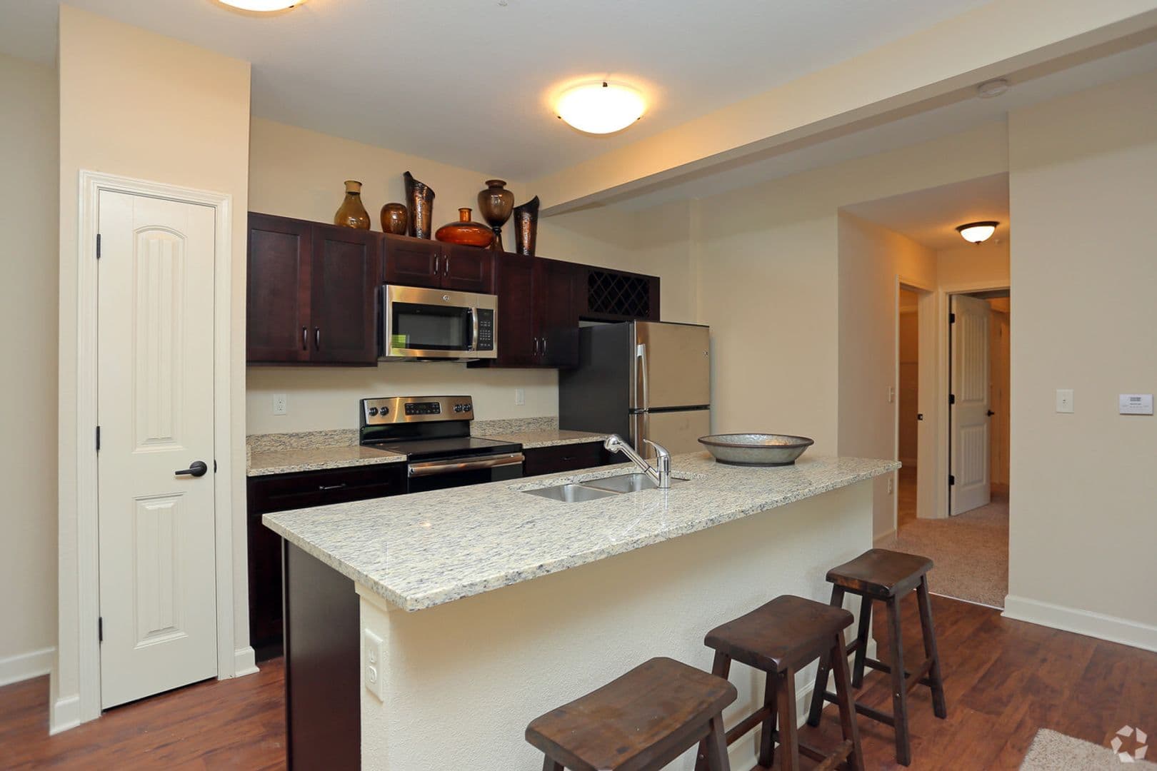 Ferrelview Apartment: 407 N Garrison Ave, Apt 108