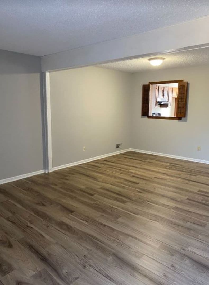 Shawnee Apartment: 6431-6437 Hallet st