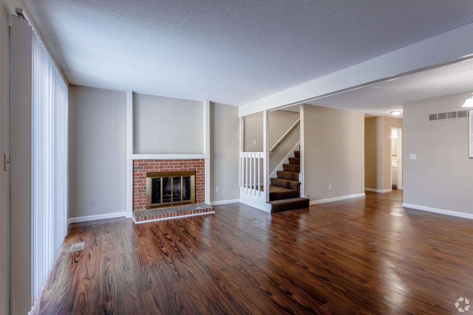 Shawnee Apartment: 7122 King st