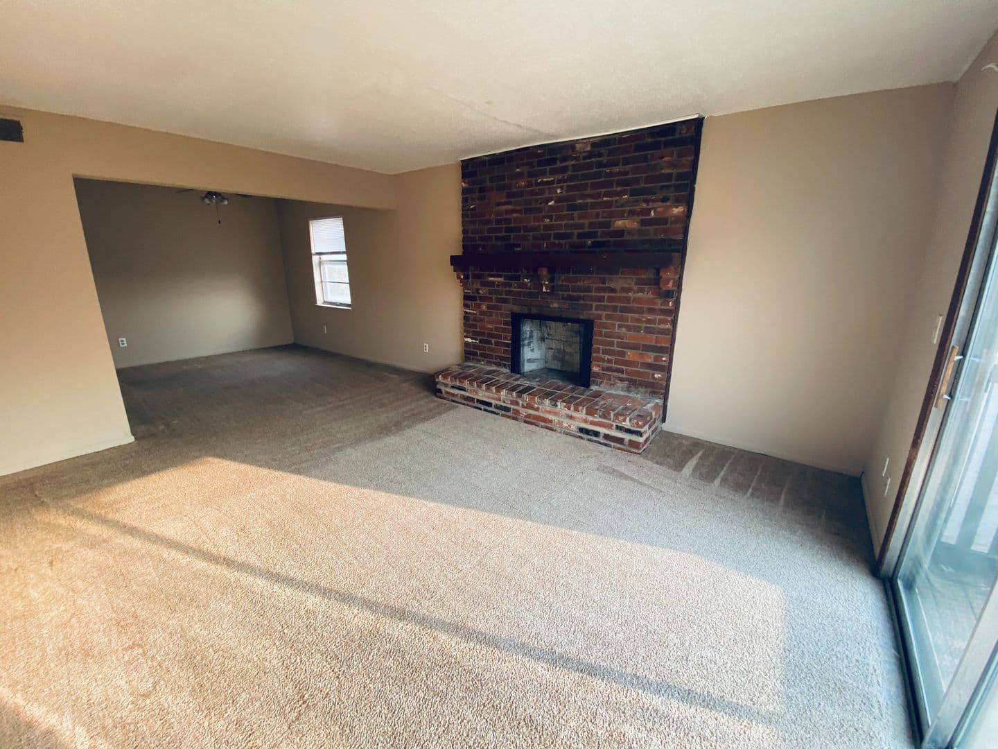 Olathe Apartment: 1110 W Virginia Lane Apt-19