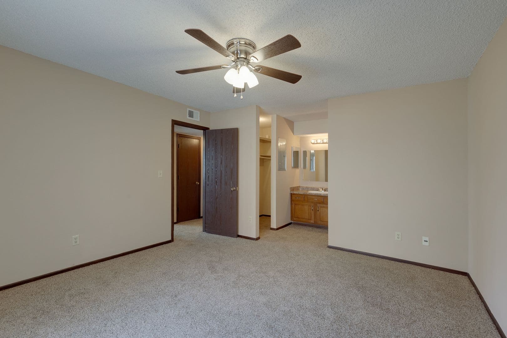 Wichita Apartment: 8909 E Harry St,
