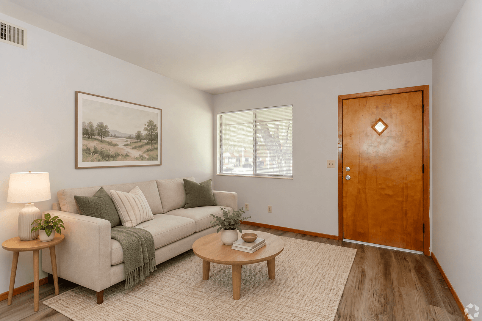 Gladstone Apartment: 7670 N Euclid Ave