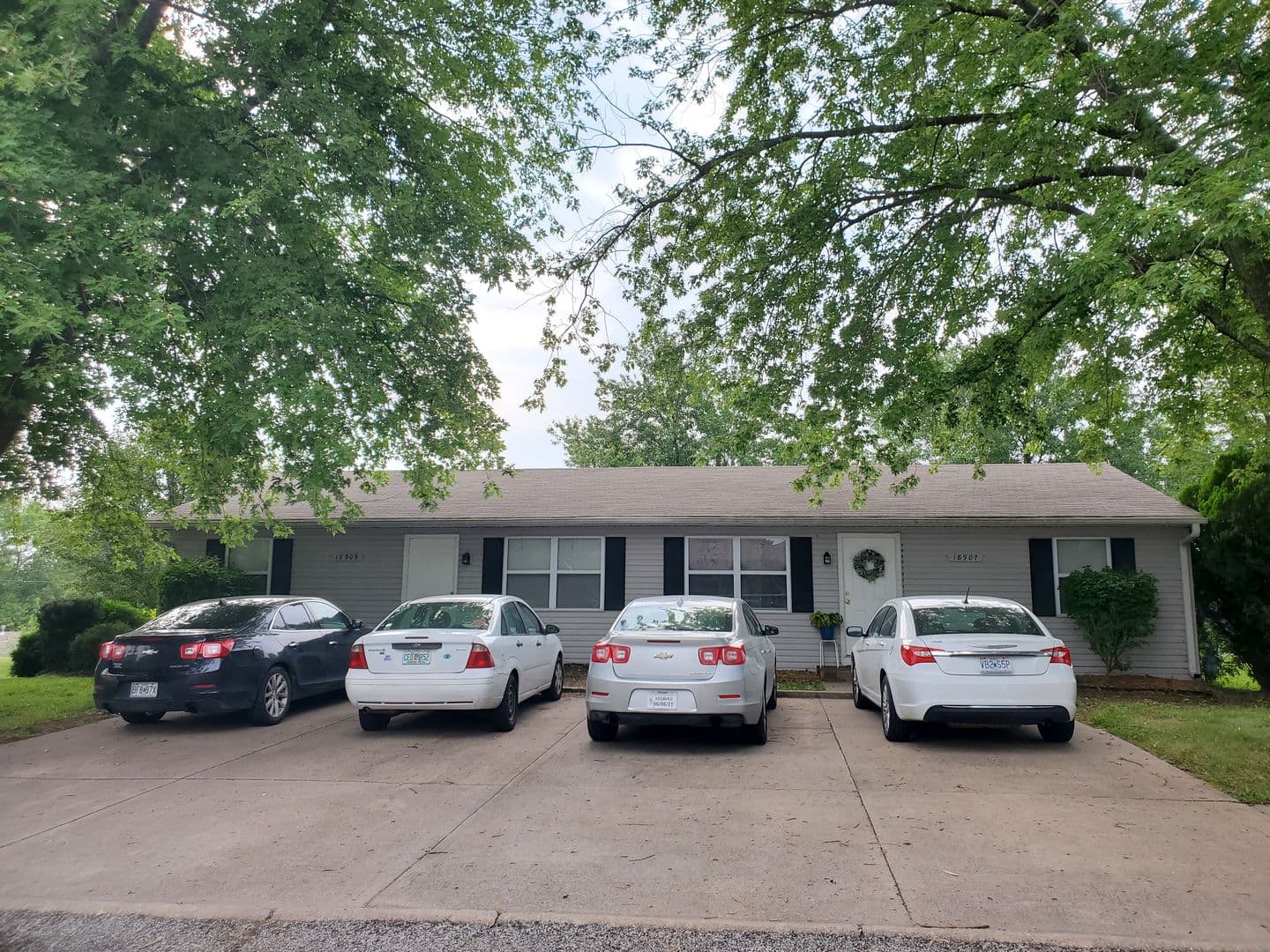 Independence Apartment: 1043 Arrowhead Ridge