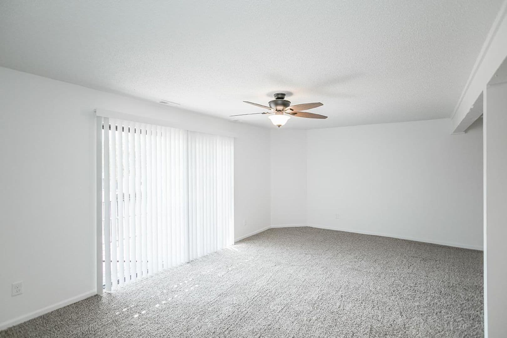 Lawrence Apartment: 2310 W 26th St
