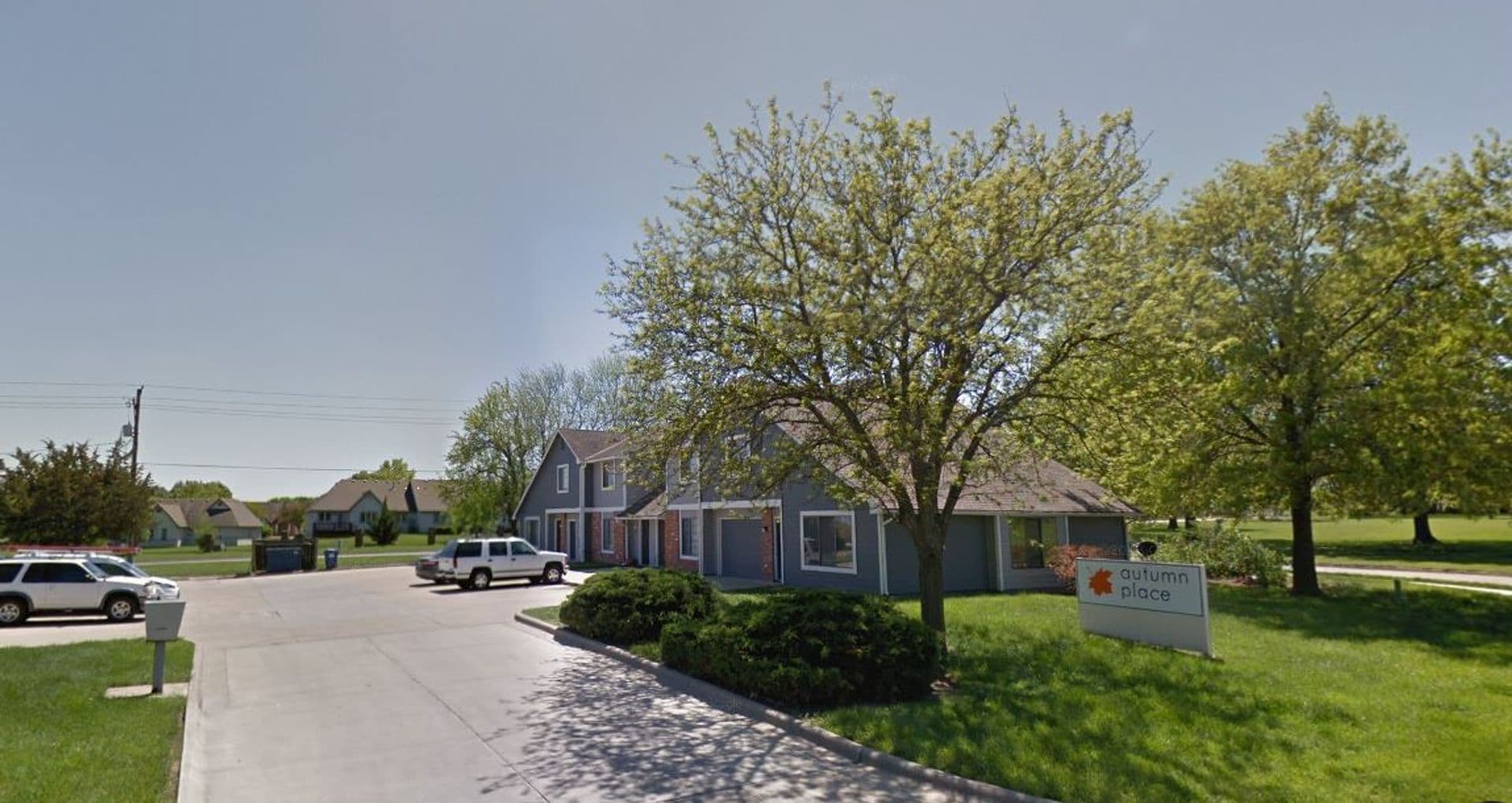 Lawrence Apartment: 2310 W 26th St