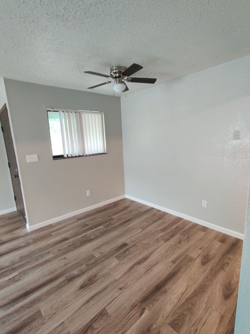 Kansas City Apartment: 1711 N 73rd Terr