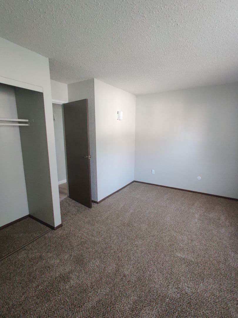 Kansas City Apartment: 1711 N 73rd Terr