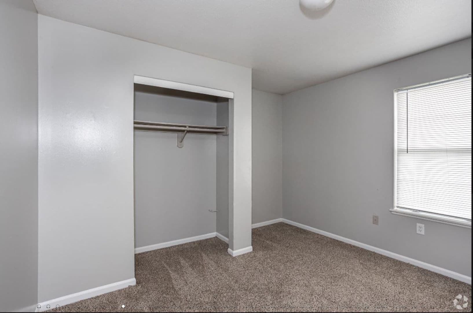 Lawrence Apartment: 2310 W 26th St