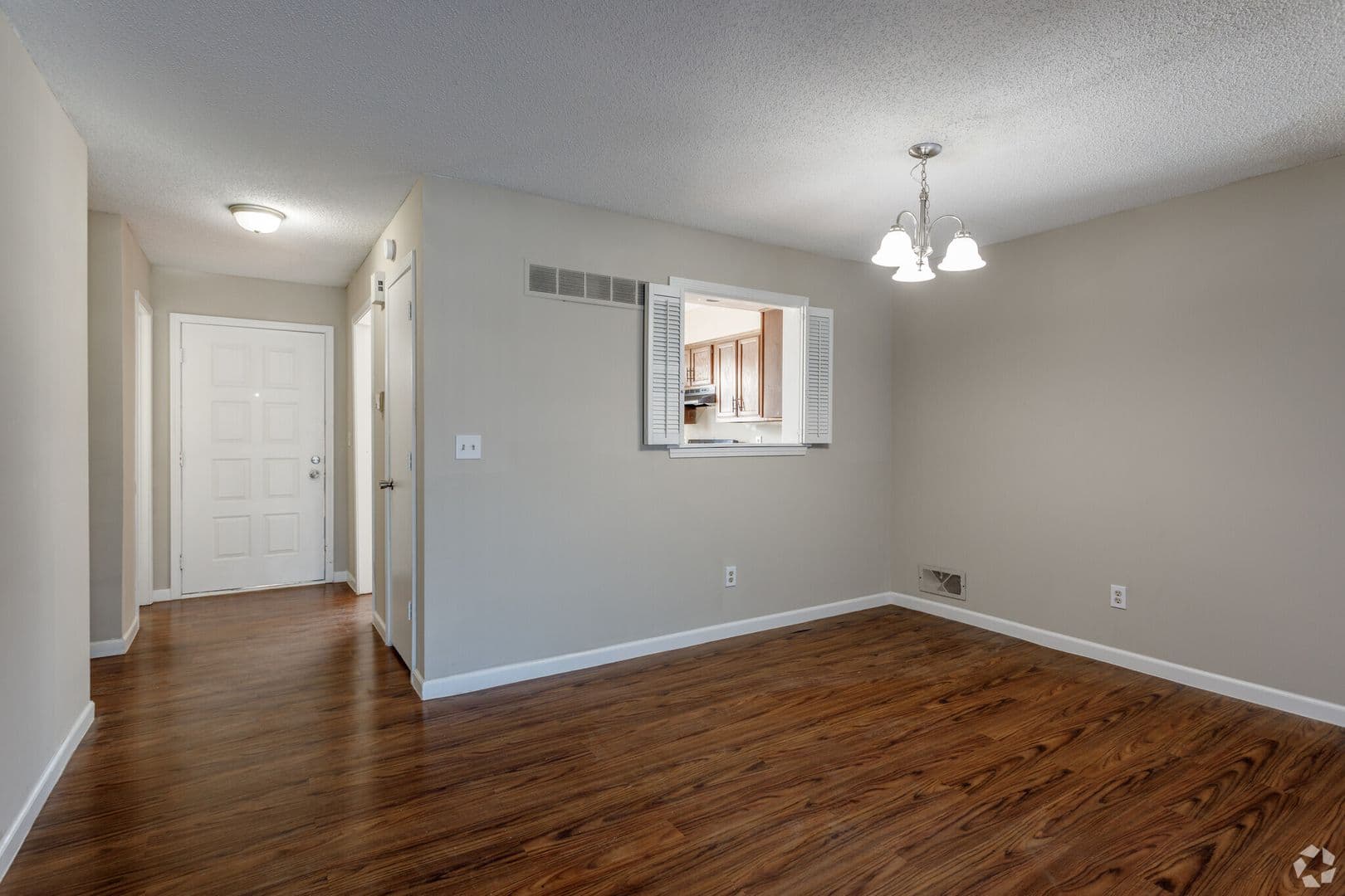Shawnee Apartment: 7122 King st