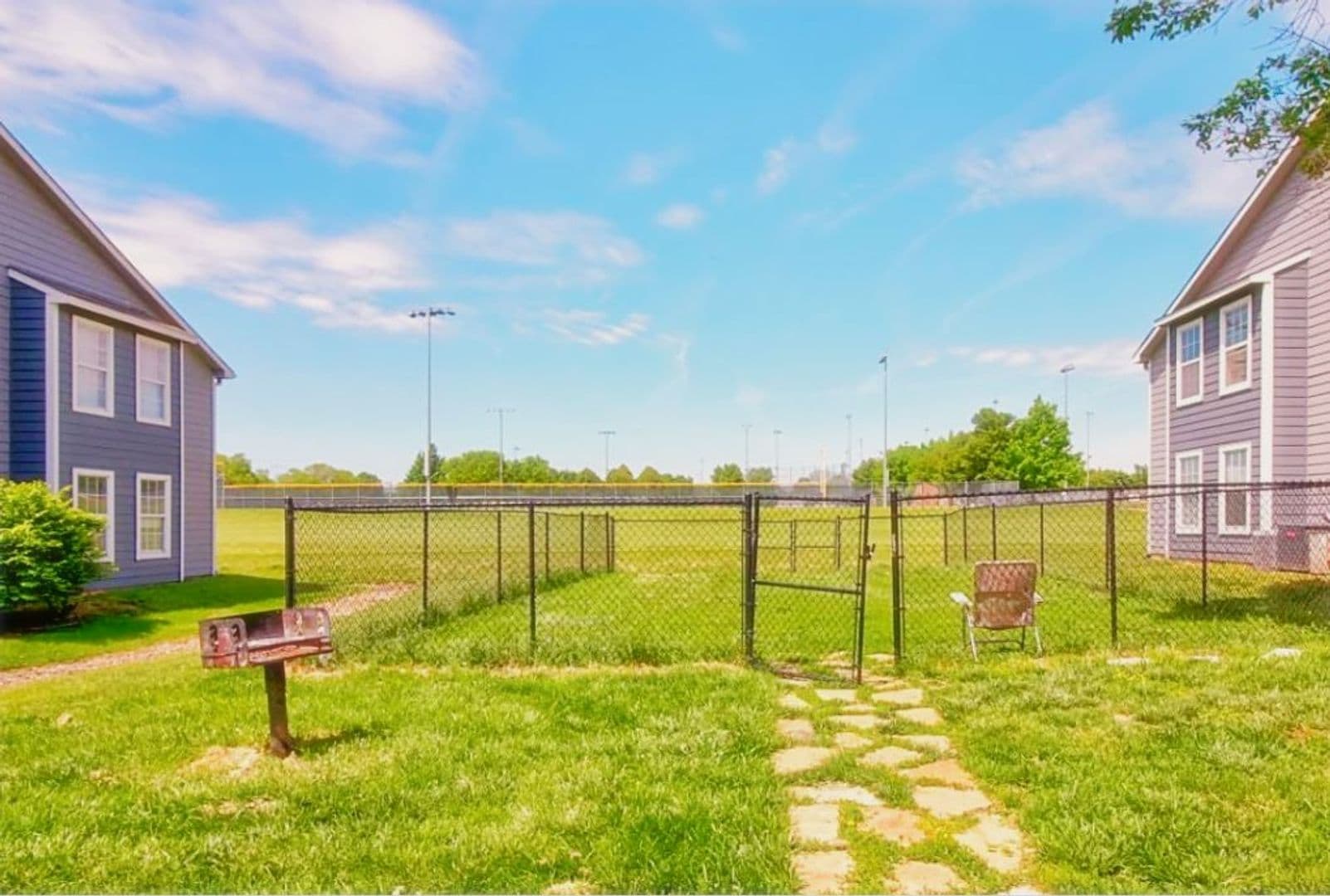 Lawrence Apartment: 2310 W 26th St