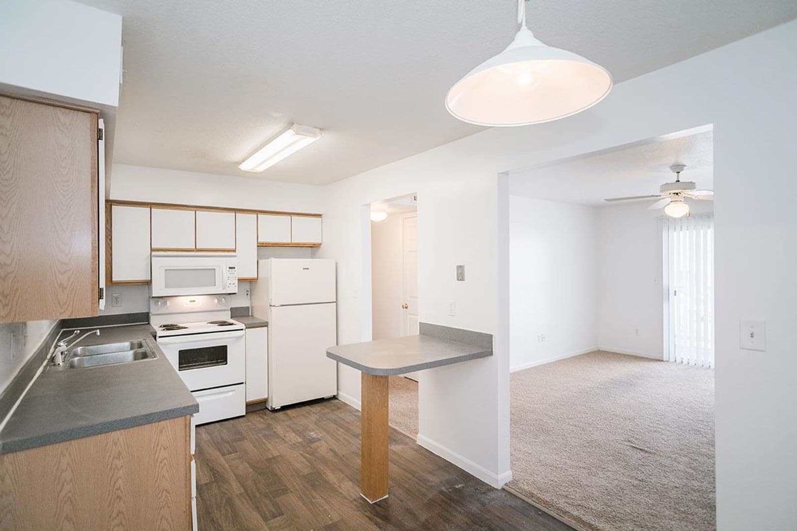 Lawrence Apartment: 2310 W 26th St