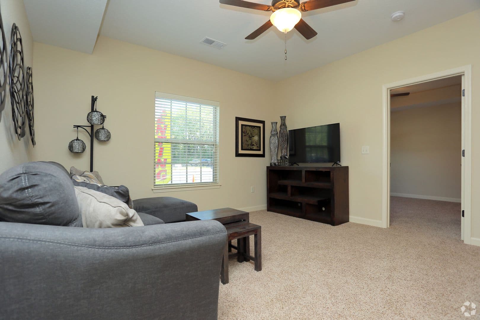 Ferrelview Apartment: 407 N Garrison Ave, Apt 108