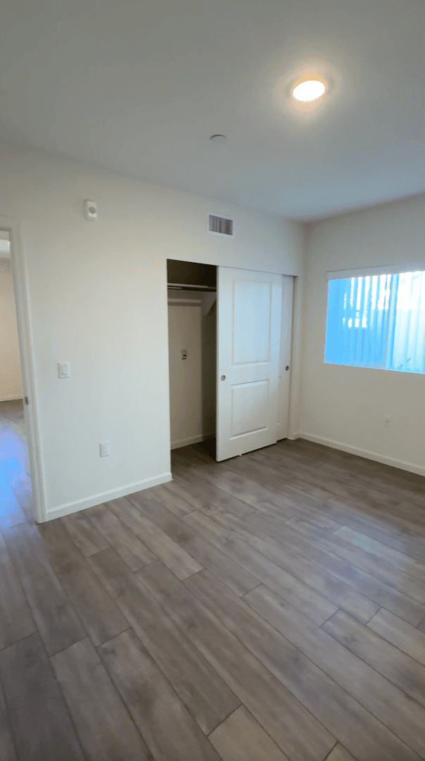San Diego Apartment: 891 Turquoise St