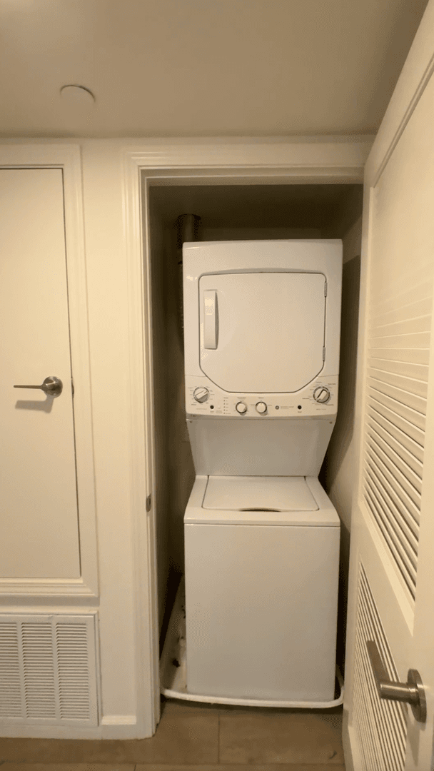 San Diego Apartment: 891 Turquoise St